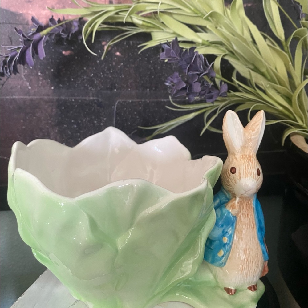 Just in time for Easter!Telefloral Beatrix Potter Peter Rabbit Planter 28 Years!